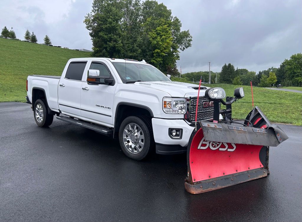 Summit White 2019 GMC Sierra 2500HD Pickup Truck Four-Wheel Drive 6-Speed Automatic