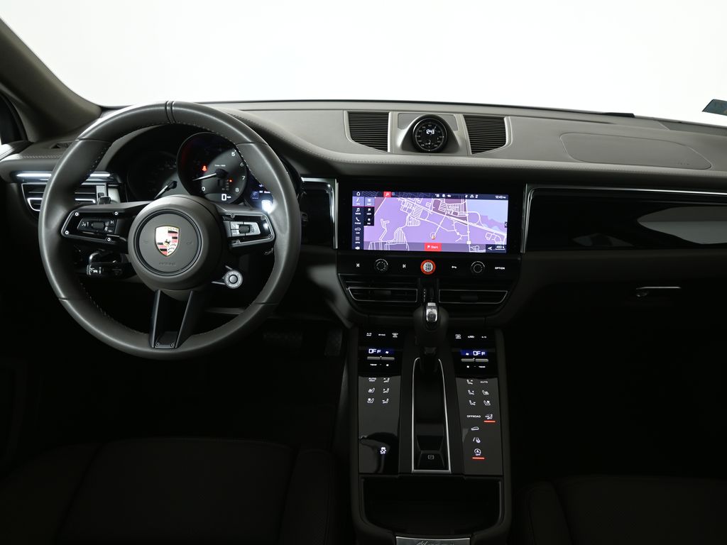Thumbnail: 2025 Porsche Macan - 16