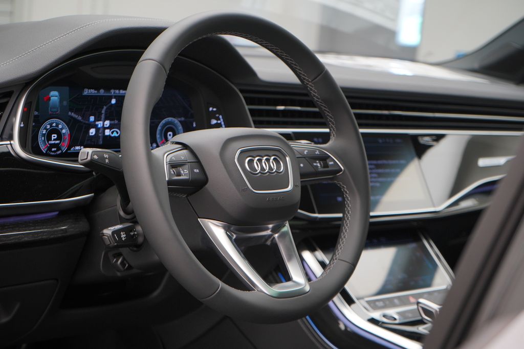 2025 Audi Q7  8