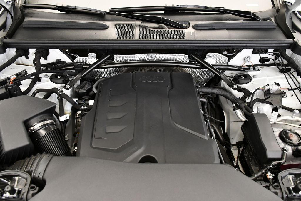Thumbnail: 2025 Audi Q5 - 11