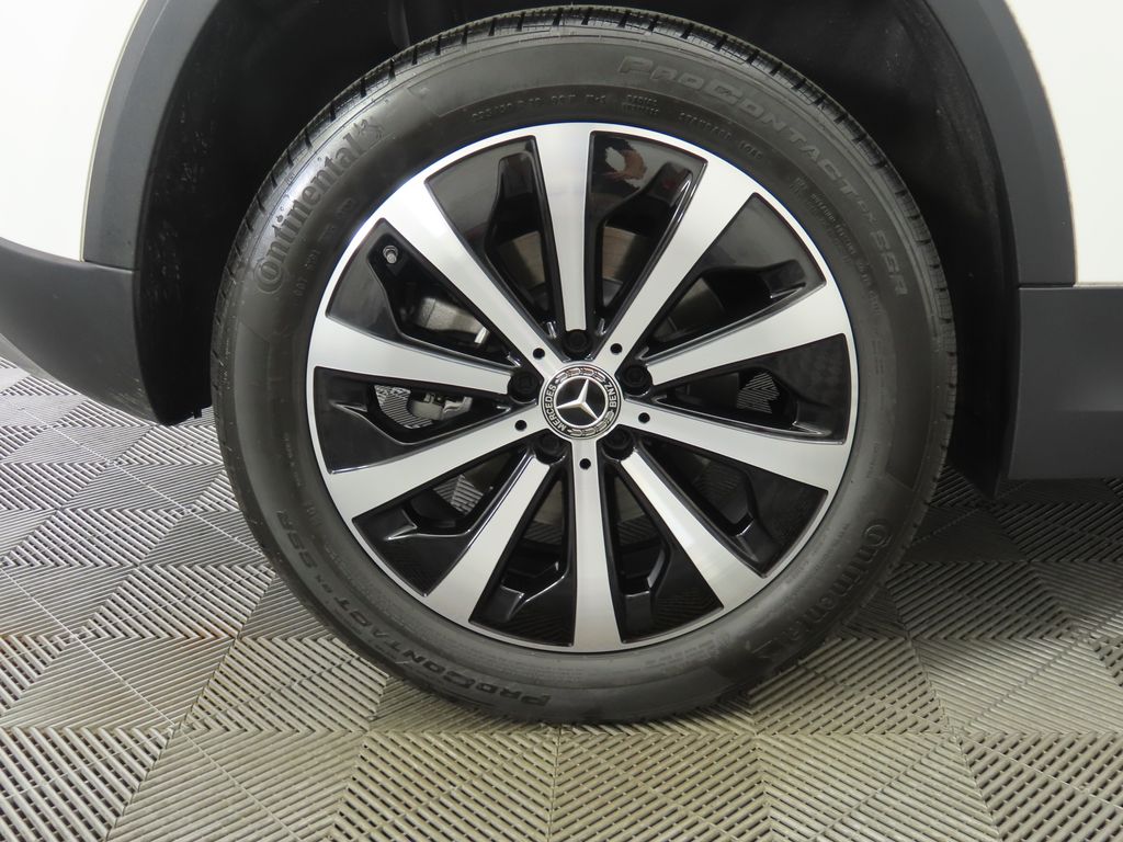 Thumbnail: 2023 Mercedes-Benz GLA - 32