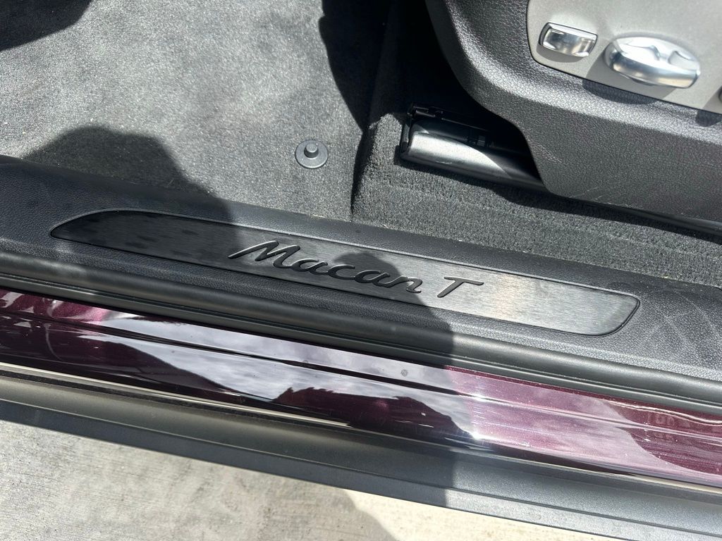 Thumbnail: 2026 Porsche Macan - 23