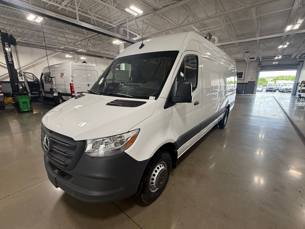 2026 Mercedes-Benz Sprinter 3500 Cargo 170 WB