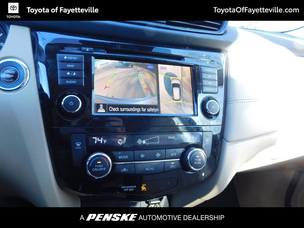 Thumbnail: 2018 Nissan Rogue - 10