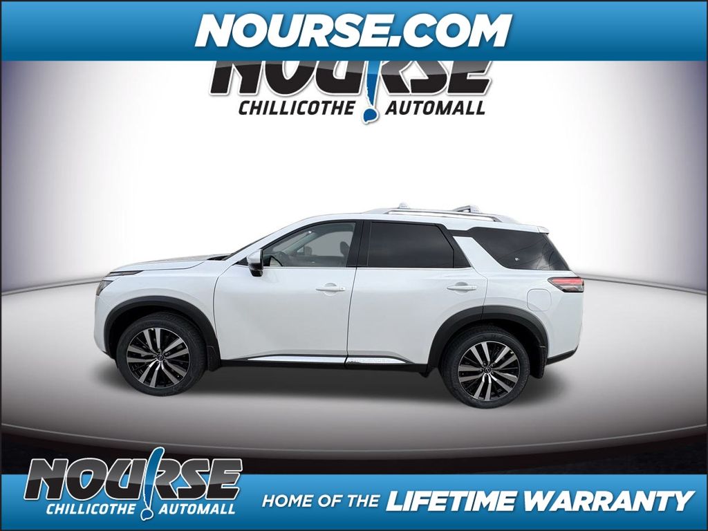 2025 Nissan Pathfinder Platinum photo
