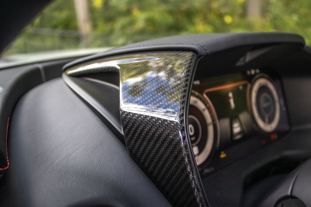 2025 Aston Martin DBX 707 - Photo 30