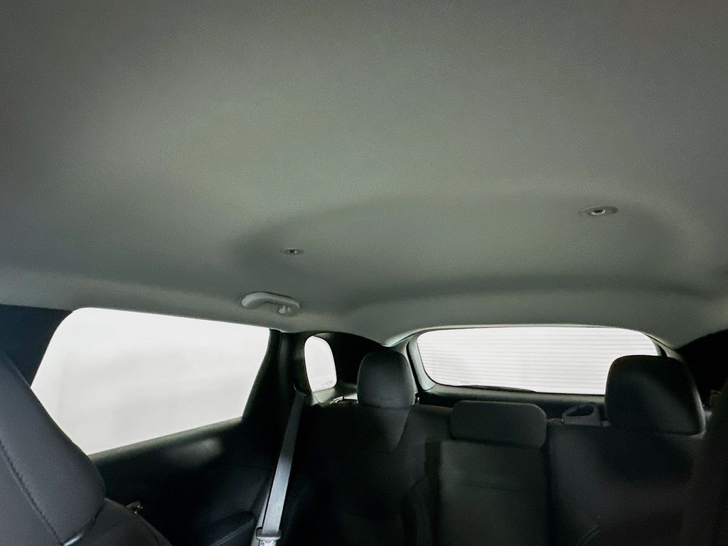 Used 2019 Red Jeep Latitude image 21