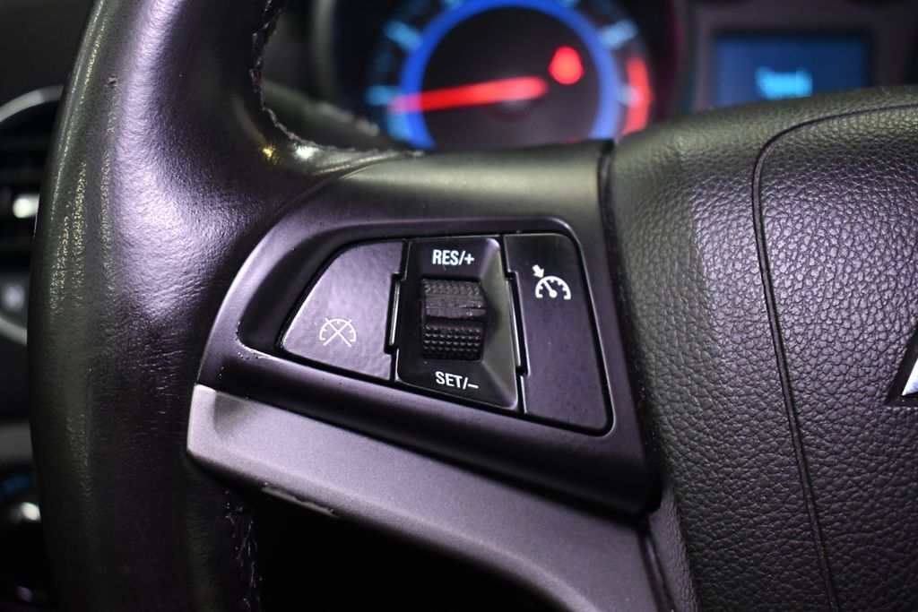 Thumbnail: 2011 Chevrolet Cruze - 21