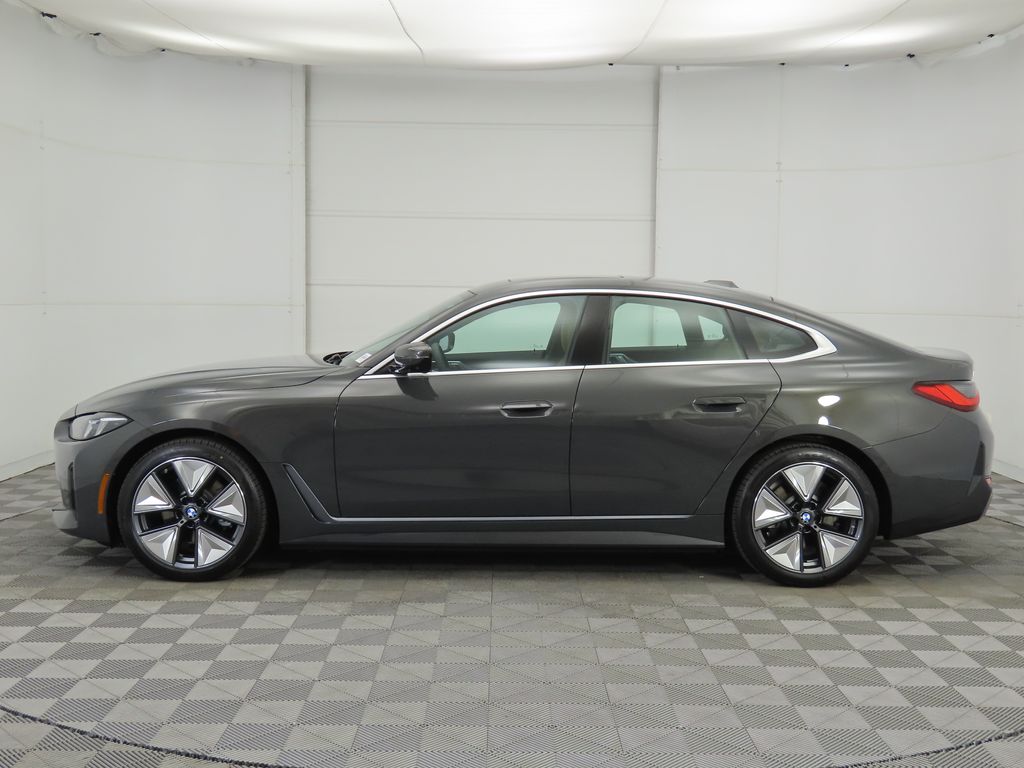 Thumbnail: 2026 BMW i4 - 8