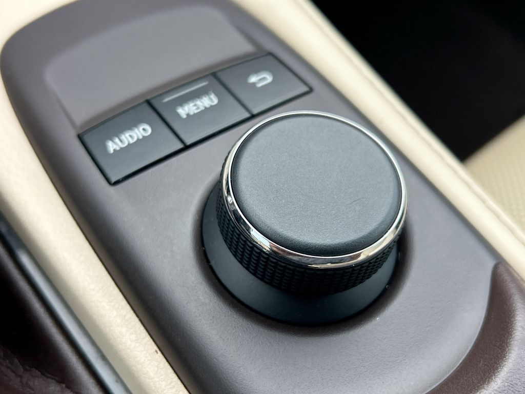 Thumbnail: 2016 Lexus ES - 25