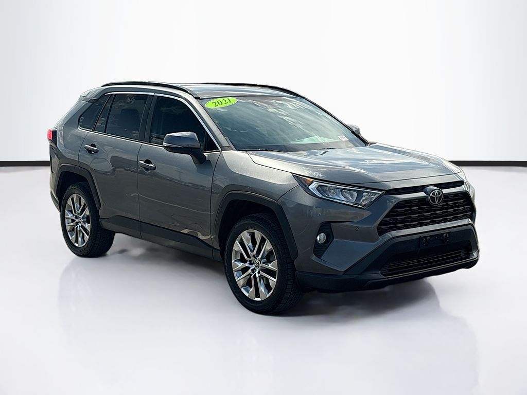 Thumbnail: 2021 Toyota RAV4 - 3