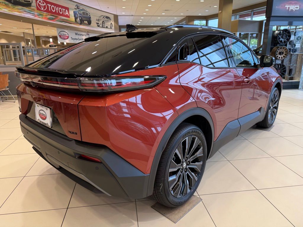 Thumbnail: 2026 Toyota C-HR - 5