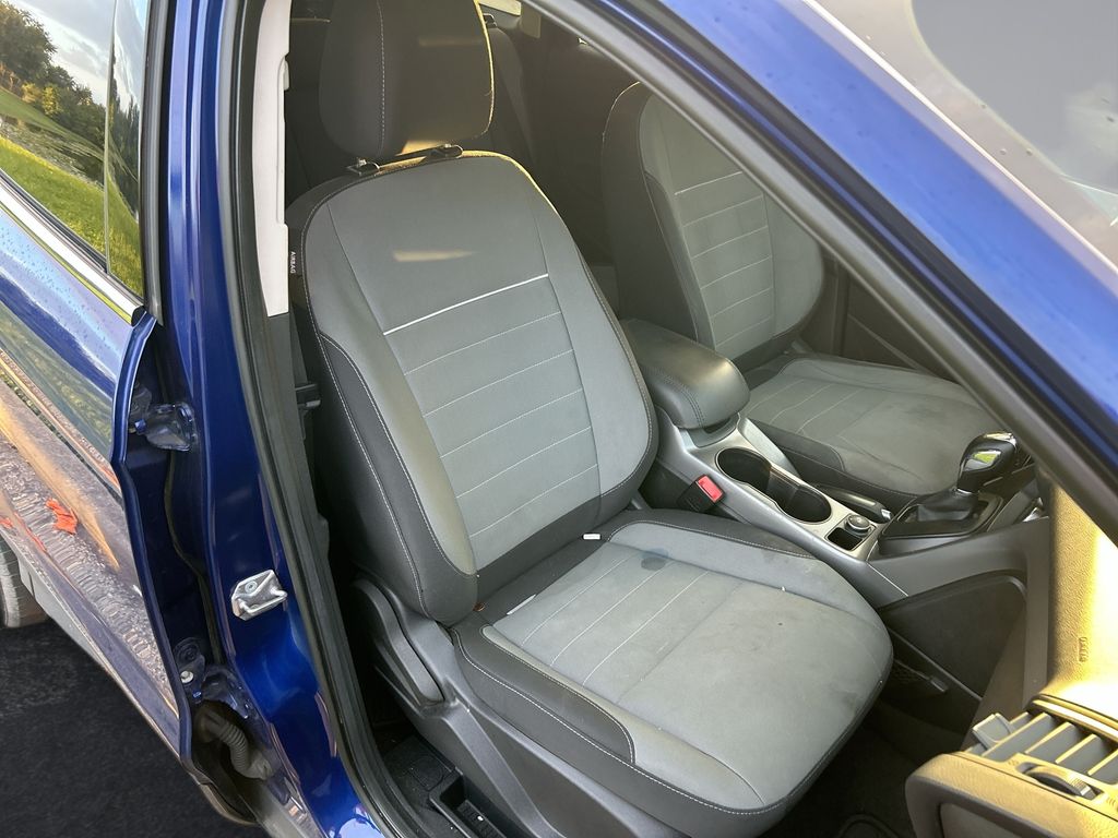 Thumbnail: 2015 Ford Escape - 30