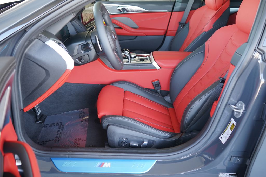 Thumbnail: 2026 BMW 8 Series - 10