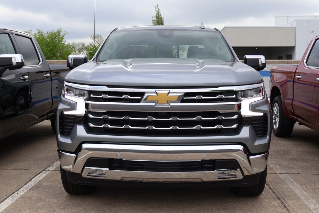 2025 Chevrolet Silverado 1500 LTZ 2