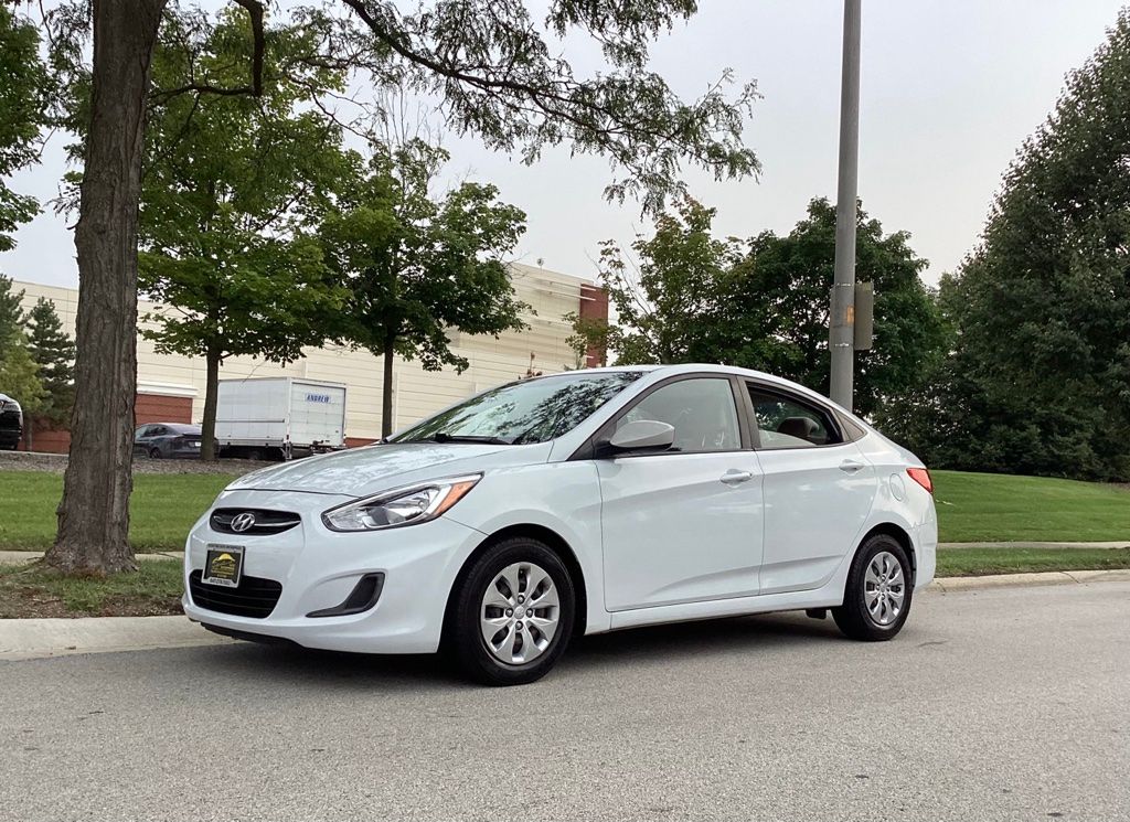 Chalk White 2017 Hyundai Accent Sedan Front-Wheel Drive 6-Speed Automatic