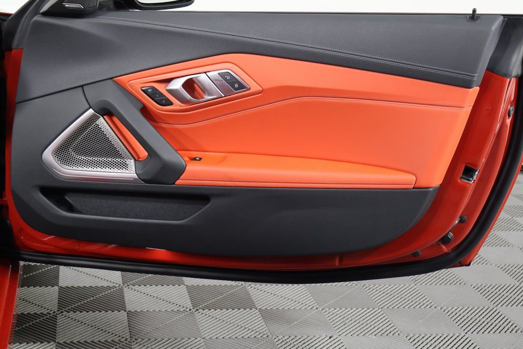 Thumbnail: 2022 BMW Z4 - 13