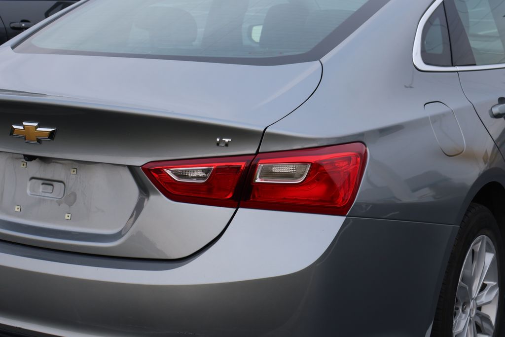 Thumbnail: 2023 Chevrolet Malibu - 8