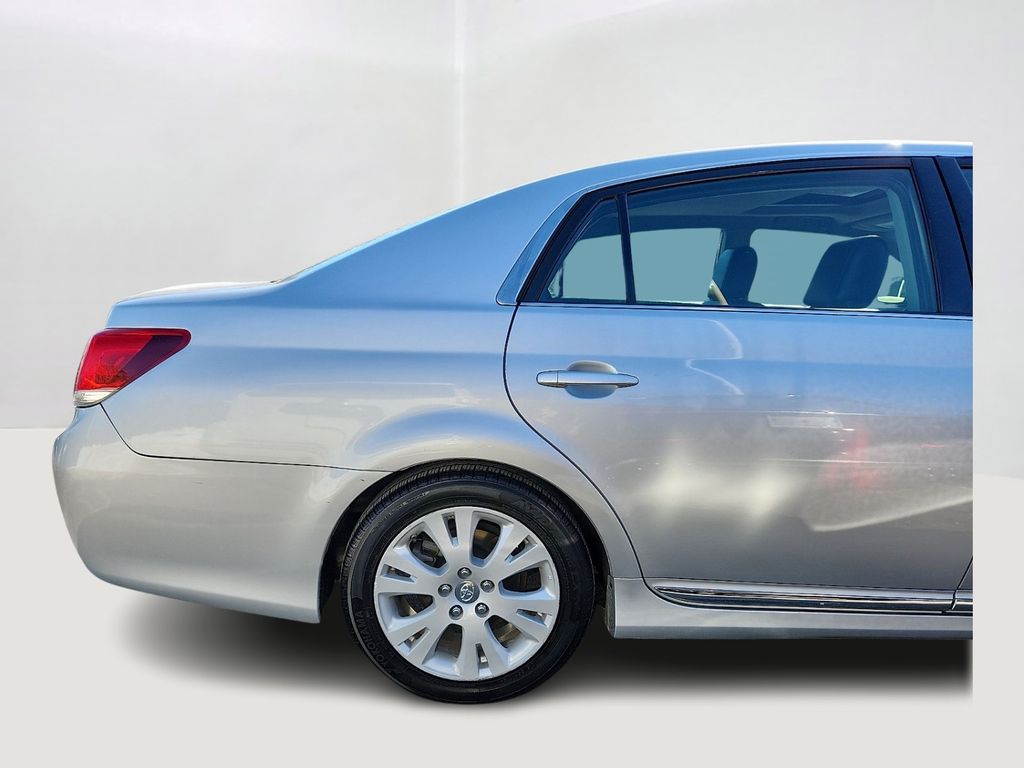 Thumbnail: 2012 Toyota Avalon - 3