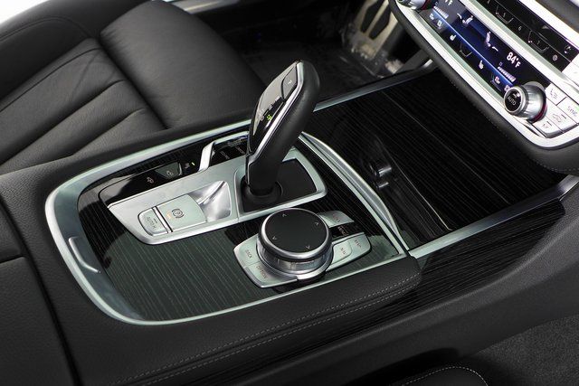 2022 BMW 7 Series 740i 15