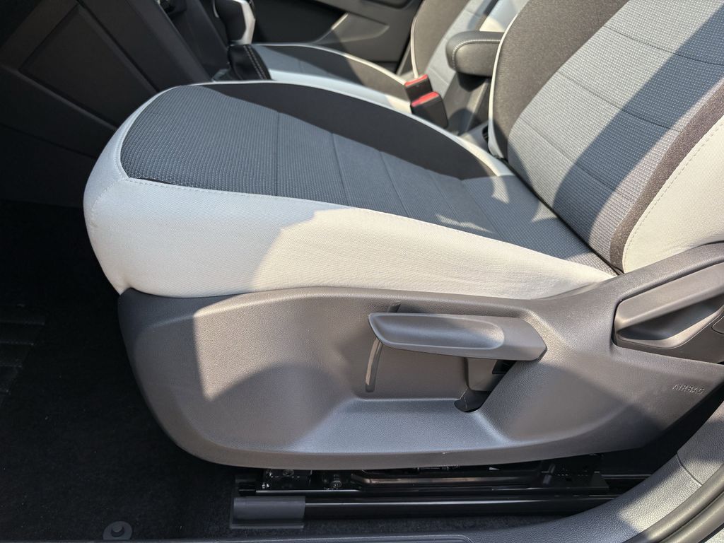New 2025 Gray Volkswagen 1.5T SE image 13