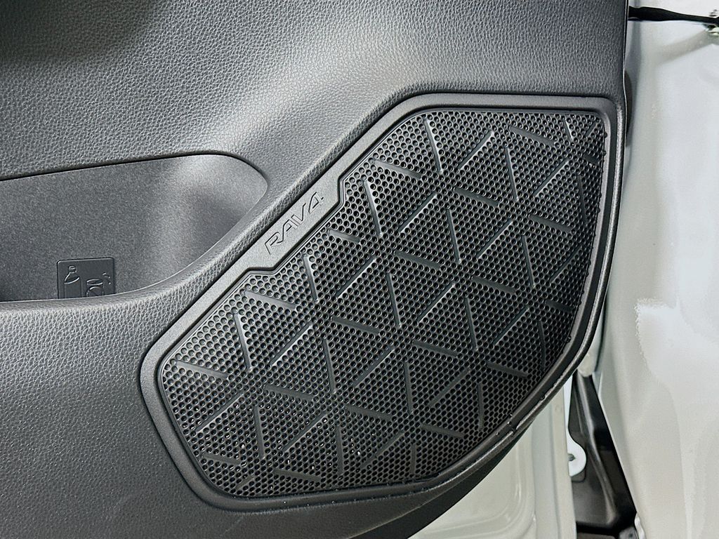 Thumbnail: 2025 Toyota RAV4 - 18