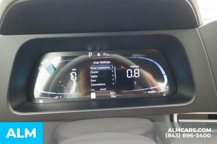 Used 2025 Gray Hyundai SEL Sport image 27