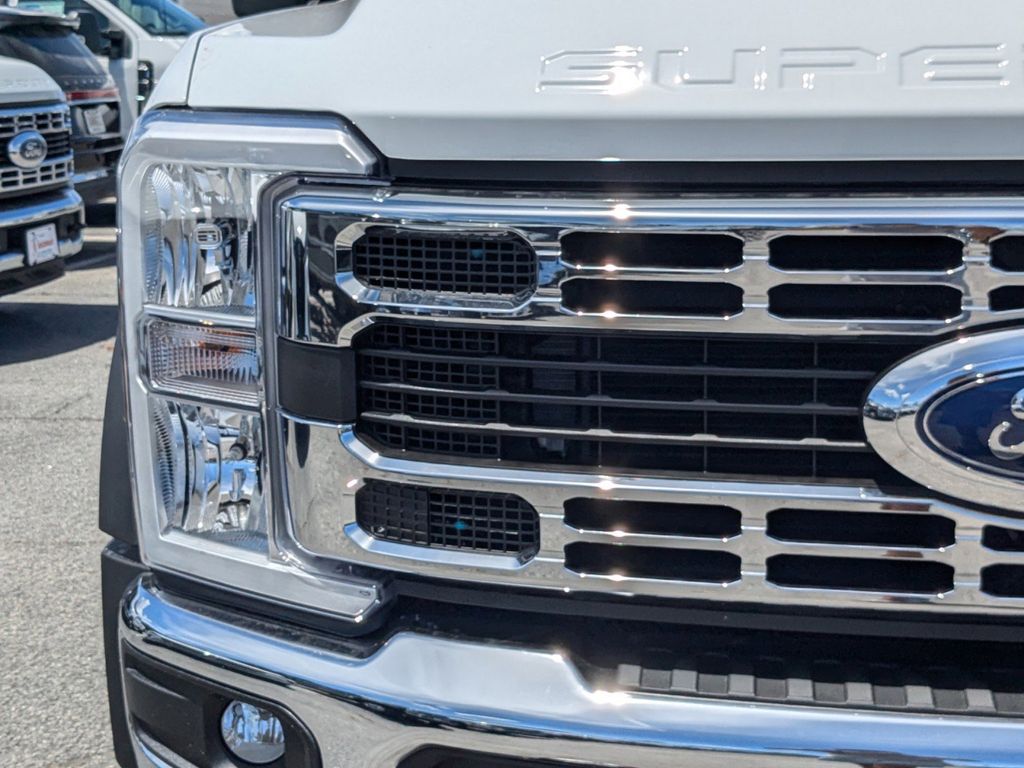 2025 Ford F-550 Super Duty 
