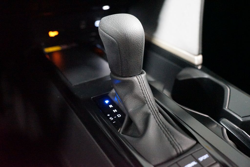 Thumbnail: 2025 Toyota Camry - 21