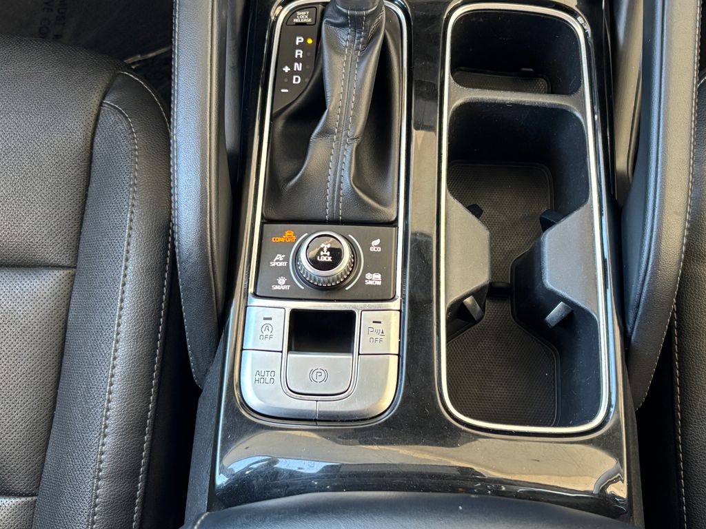 Thumbnail: 2021 Kia Telluride - 17