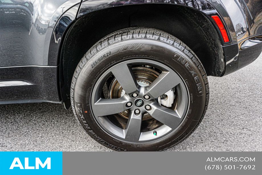 Used 2023 Gray Land Rover X-Dynamic SE image 18