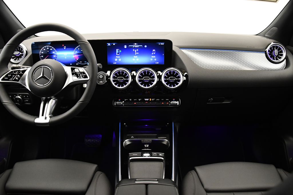 Thumbnail: 2025 Mercedes-Benz GLA - 18