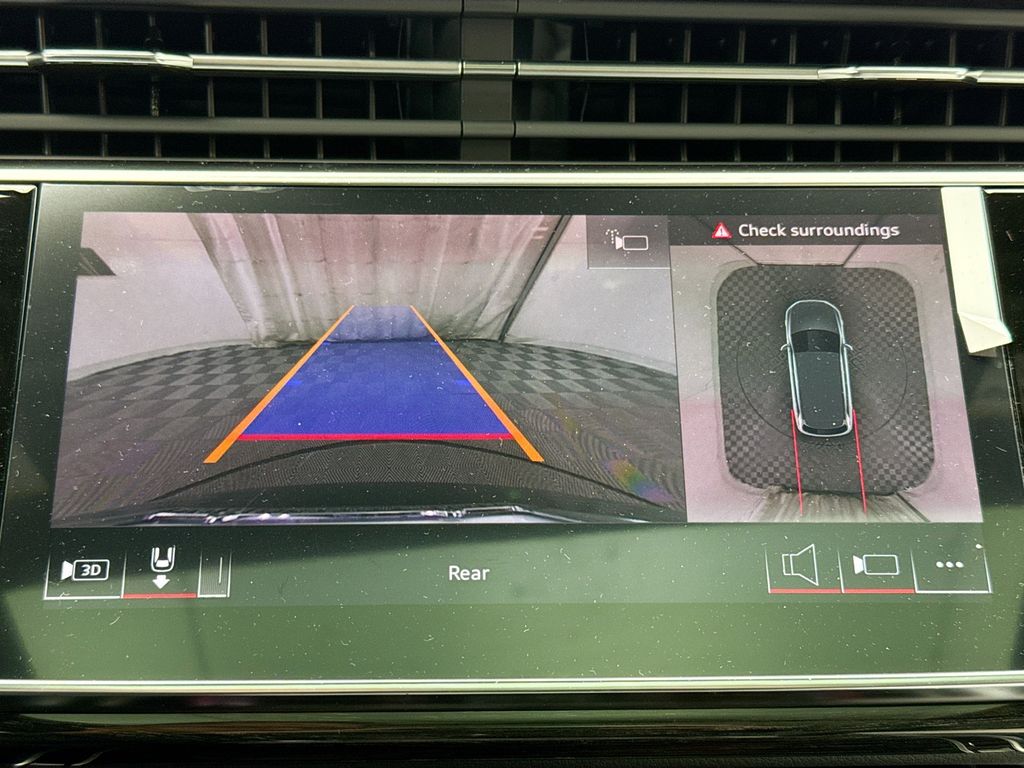 Thumbnail: 2026 Audi Q7 - 16