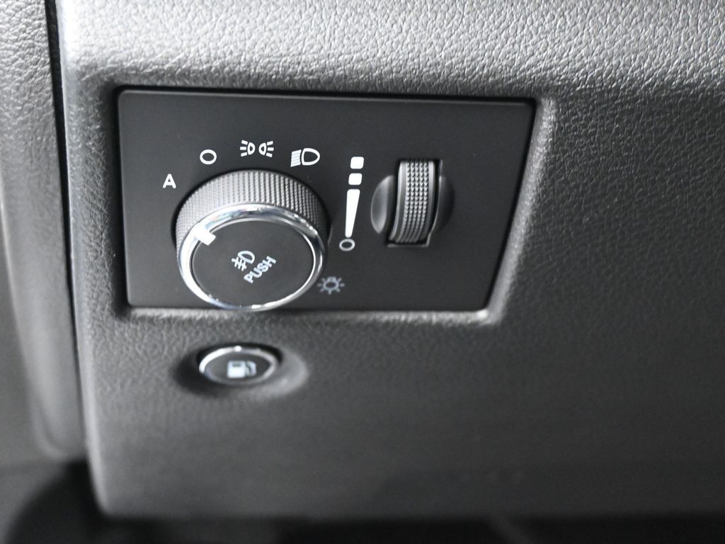 Used 2018 Bright White Clearcoat Jeep Altitude image 16