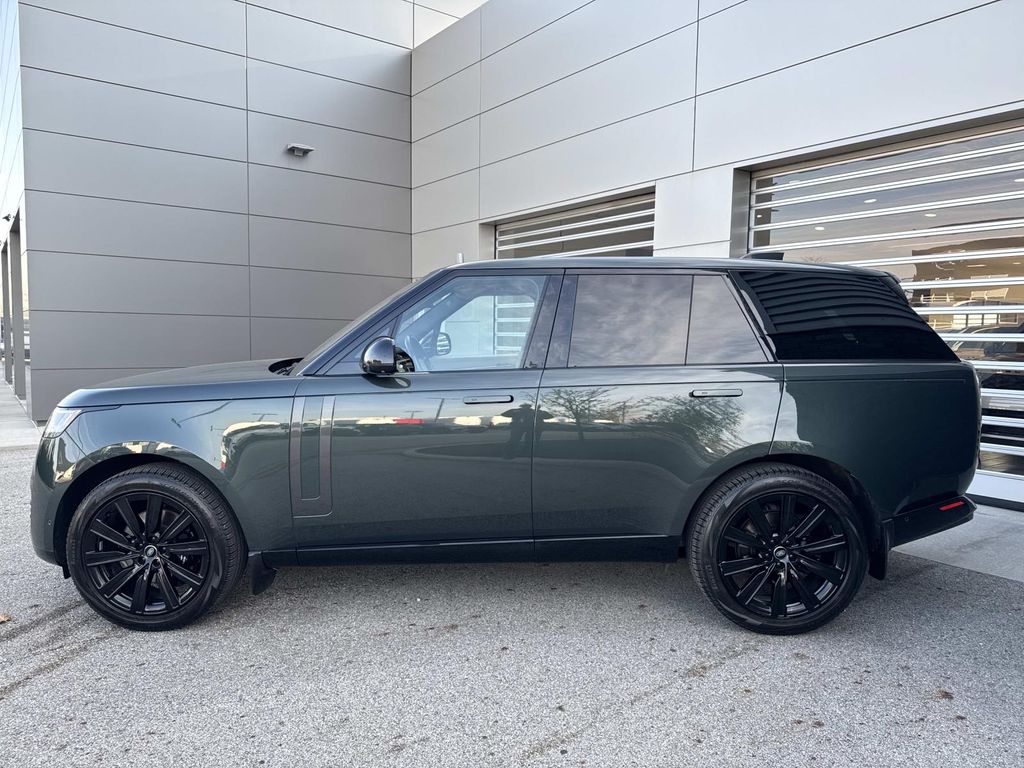 Certified Used 2023 Green Land Rover SE image 4