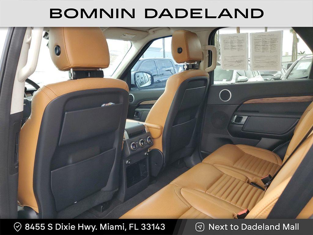 2018 Land Rover Discovery HSE photo