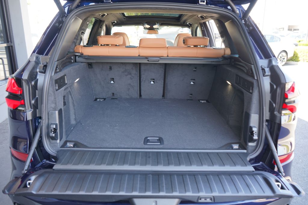 Thumbnail: 2026 BMW X5 - 19