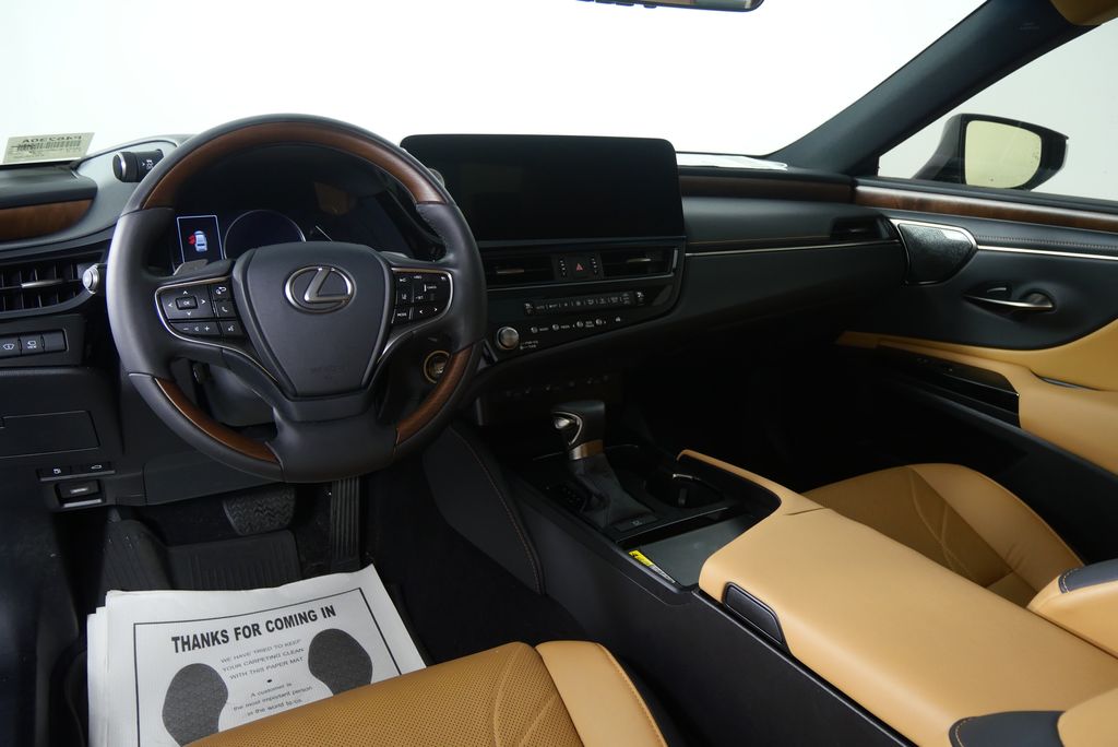2023 Lexus ES  21