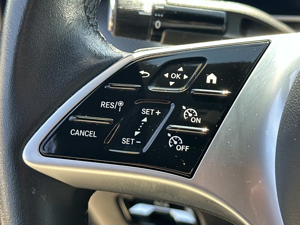 Thumbnail: 2024 Mercedes-Benz C-Class - 26