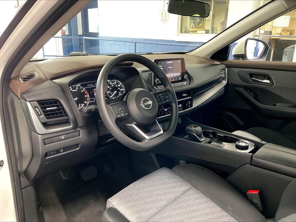 2023 Nissan Rogue — photo 8