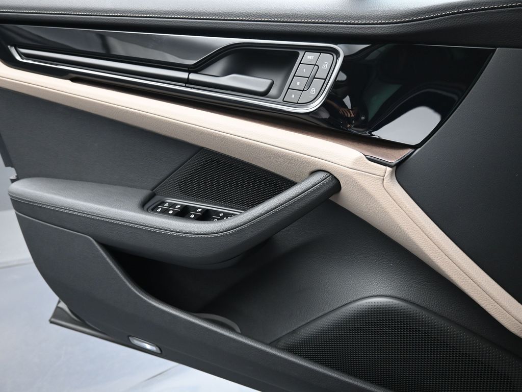 2025 Porsche Panamera Base - Photo 21