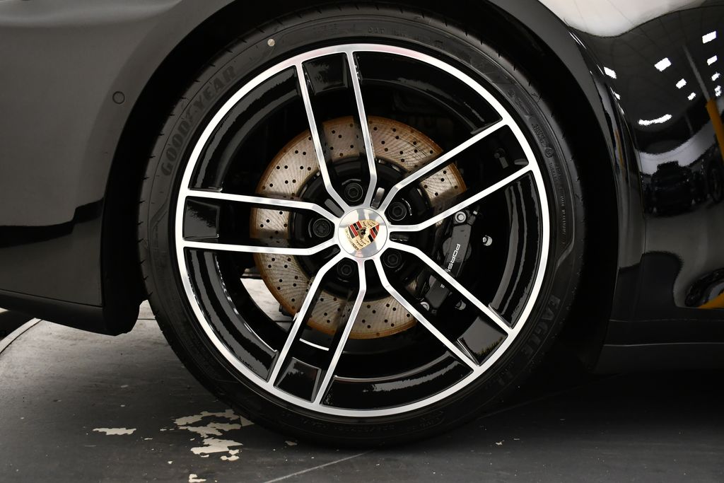 Thumbnail: 2025 Porsche 911 - 16