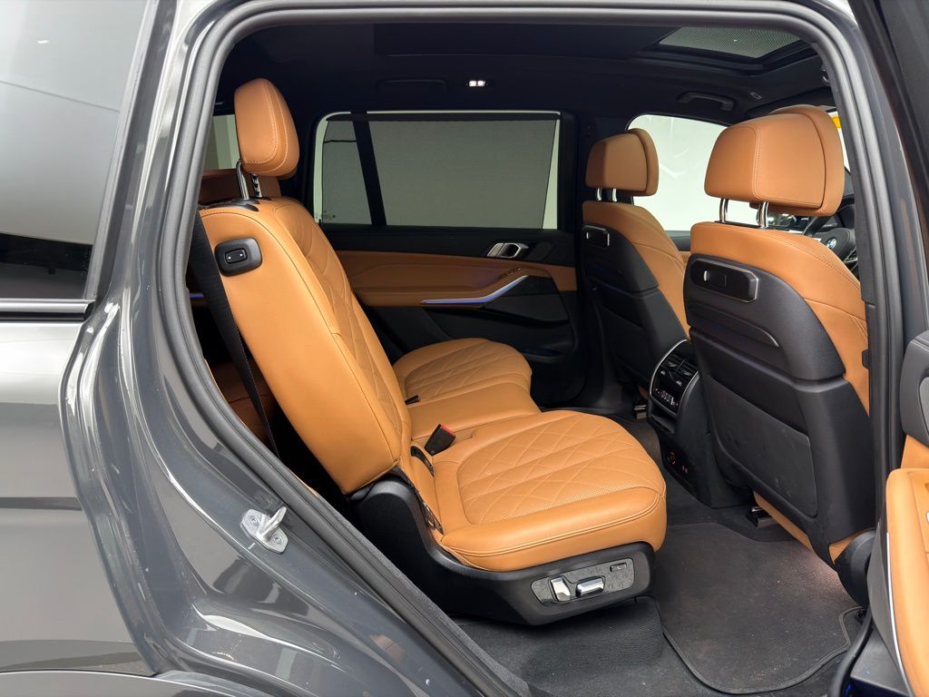 Thumbnail: 2023 BMW X7 - 6