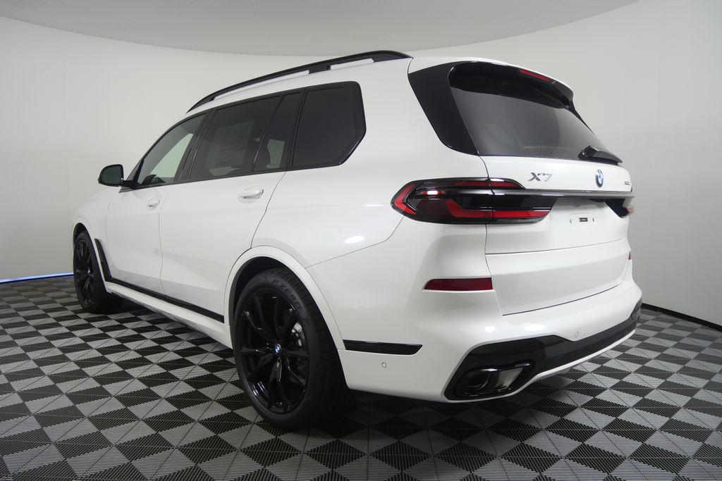 Thumbnail: 2027 BMW X7 - 5
