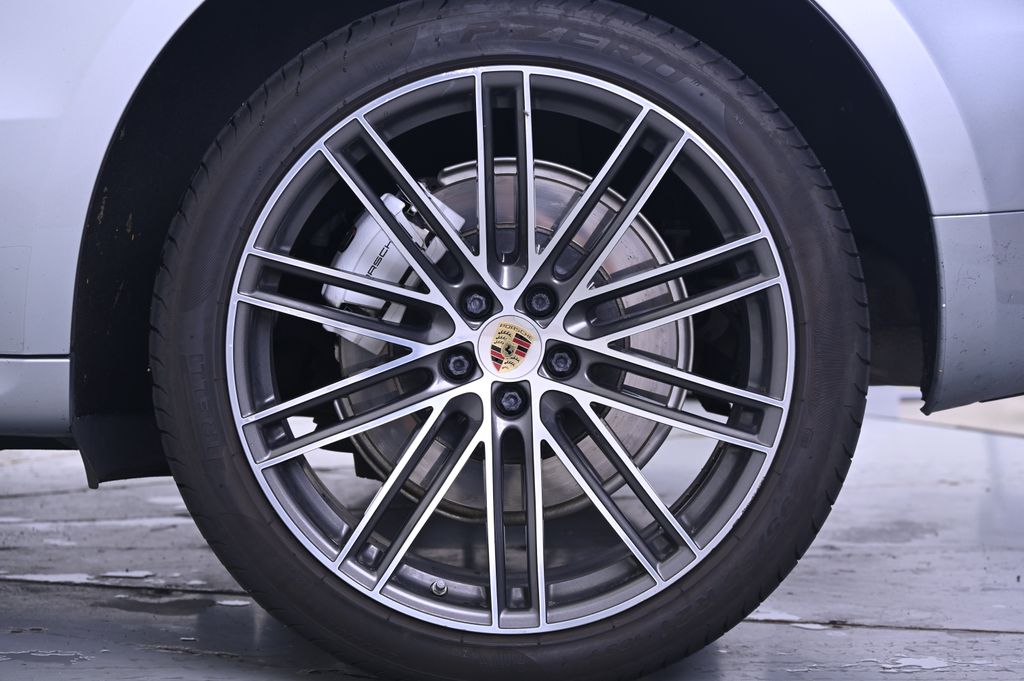Thumbnail: 2021 Porsche Macan - 12