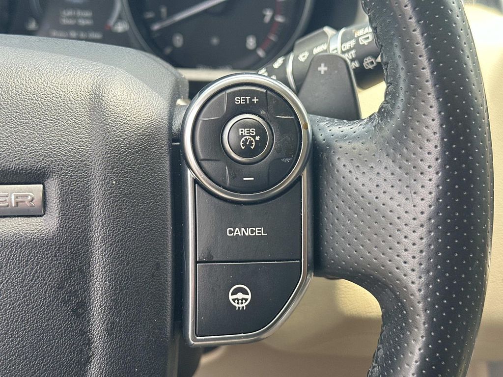 Thumbnail: 2016 Land Rover Range Rover Sport - 27