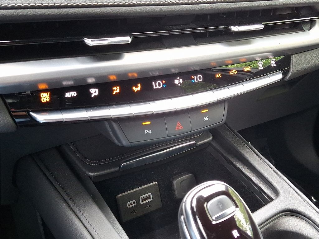 2024 Cadillac XT4 Premium Luxury 15