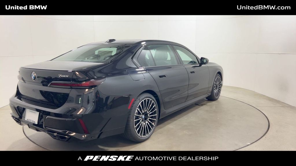 Thumbnail: 2025 BMW 7 Series - 8