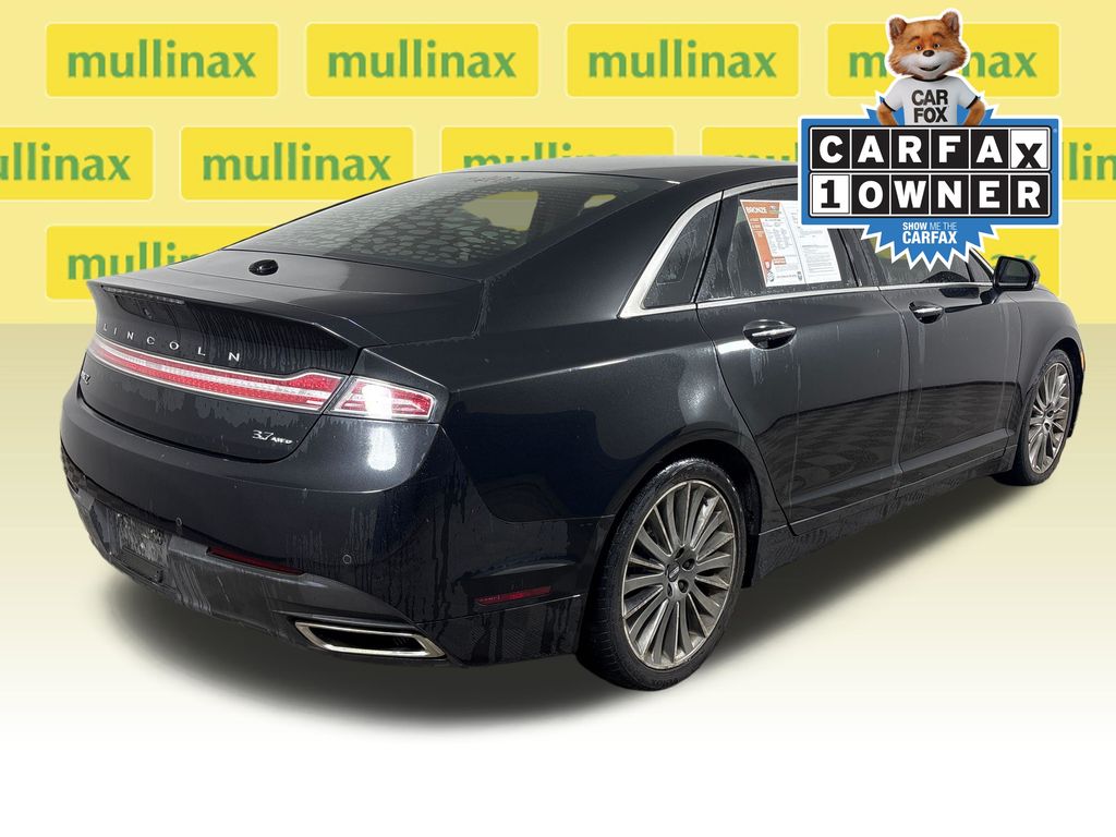 Used 2013 Black Lincoln Base image 6