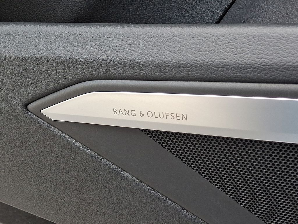 Thumbnail: 2024 Audi Q8 e-tron - 26